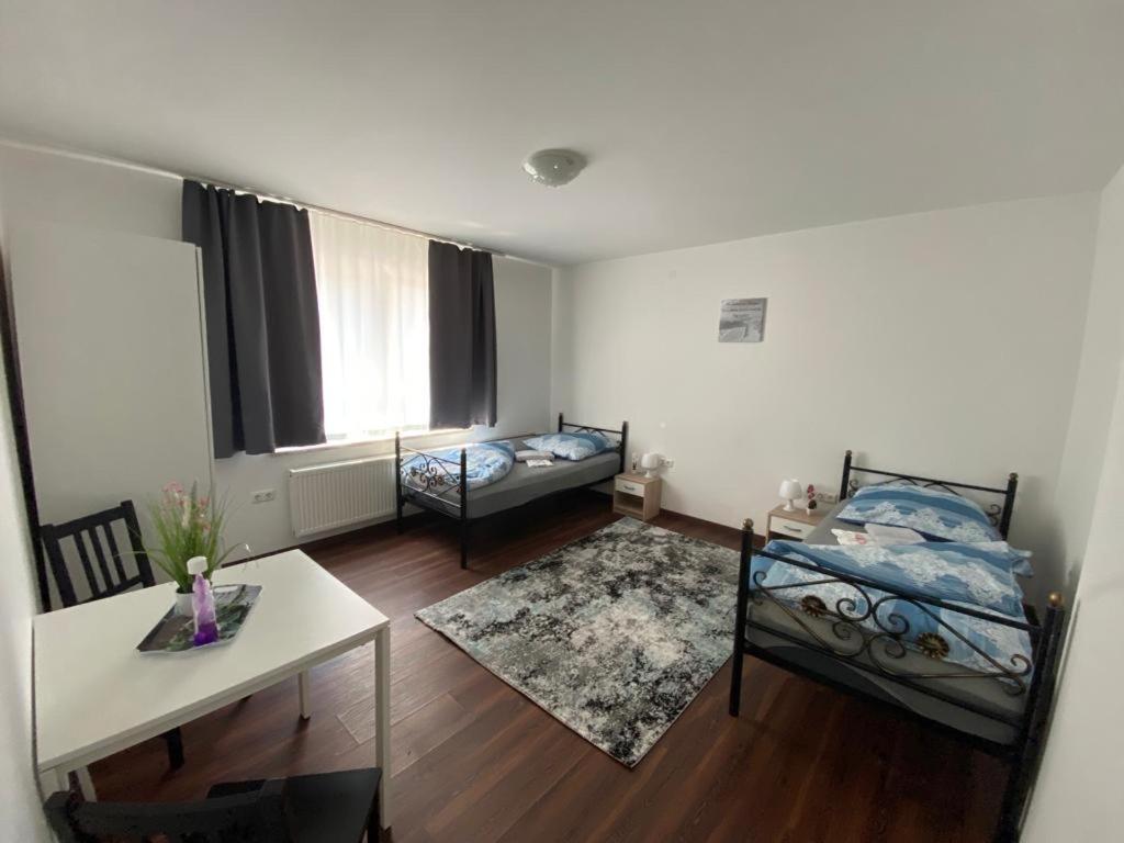 Pension Am Kreisel Kassel Esterno foto