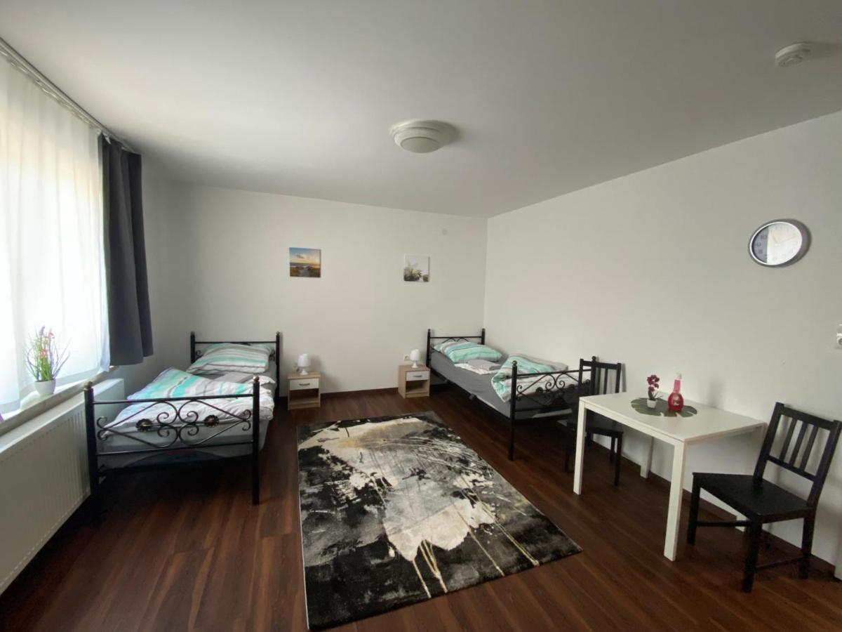 Pension Am Kreisel Kassel Esterno foto