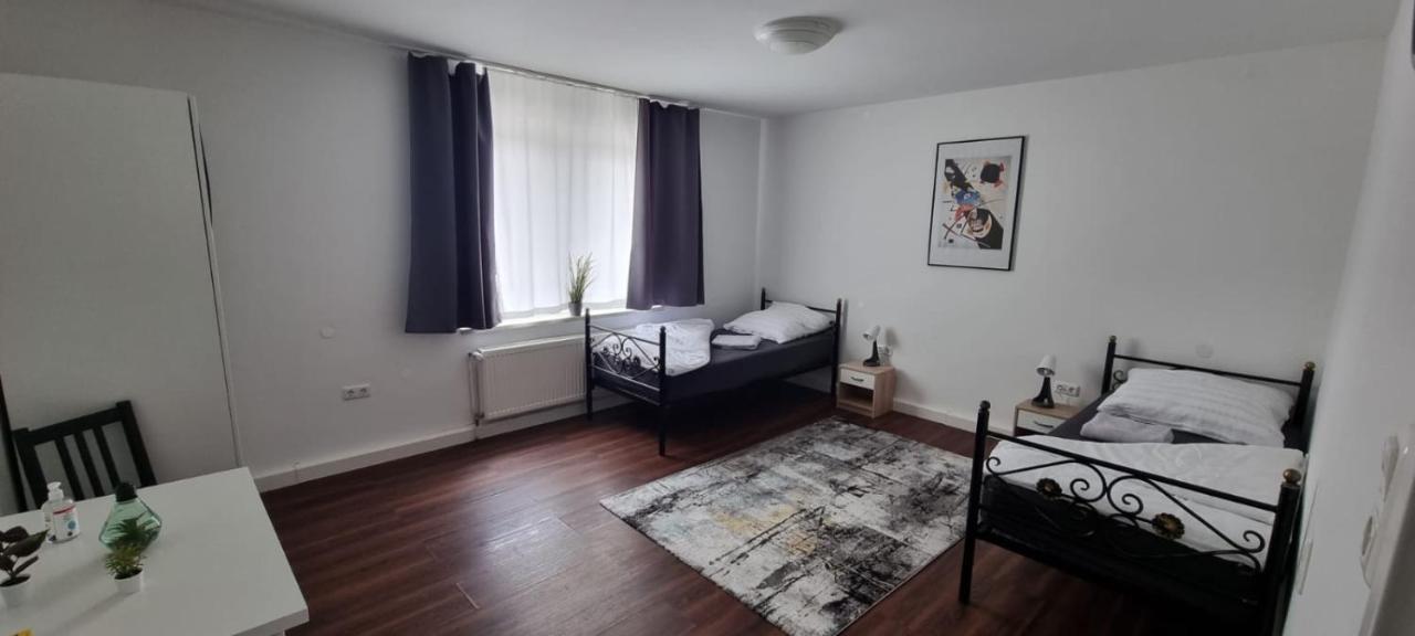 Pension Am Kreisel Kassel Esterno foto