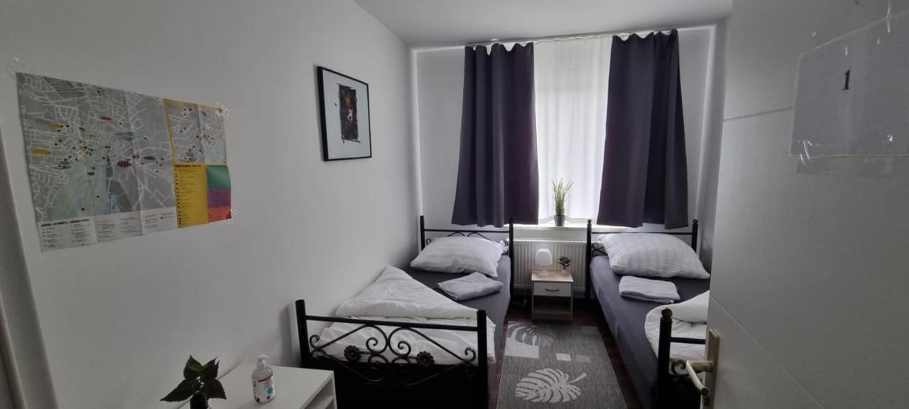 Pension Am Kreisel Kassel Esterno foto