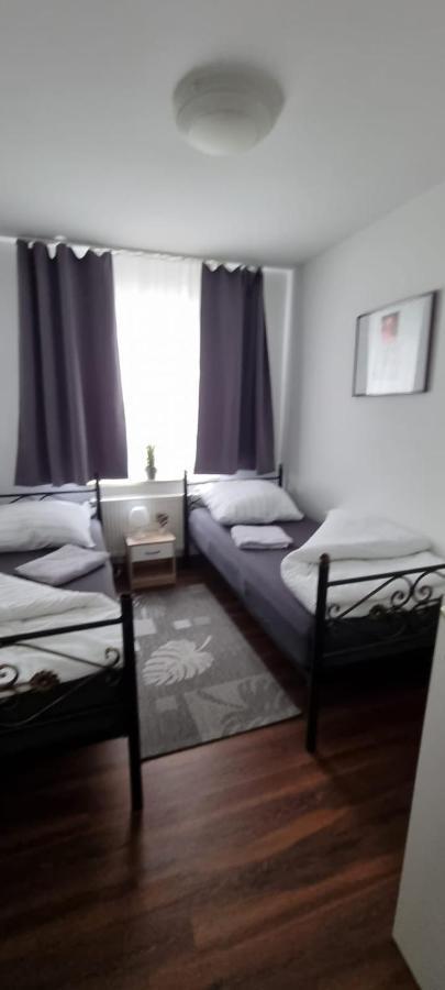 Pension Am Kreisel Kassel Esterno foto