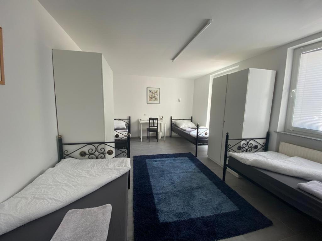 Pension Am Kreisel Kassel Esterno foto